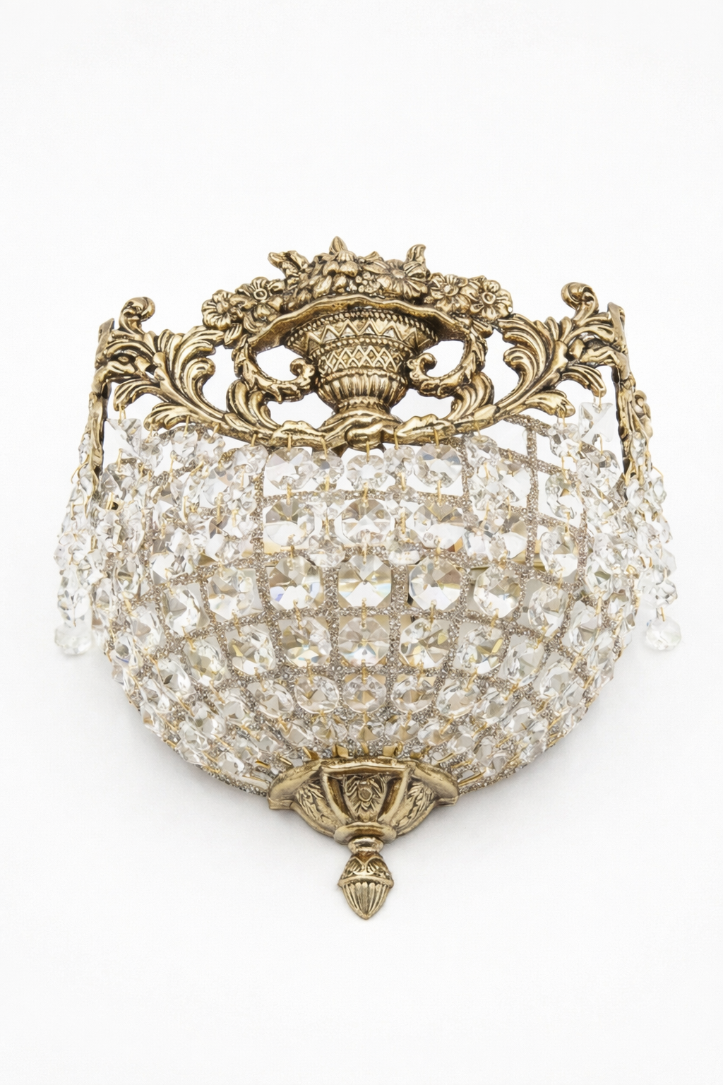 Applique murale marocaine prestigieuse en laiton travaillé et cristaux de première qualité, signée LUSTREAL.